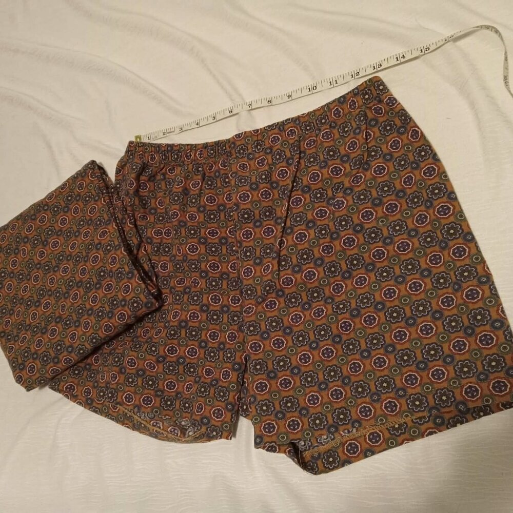 Vintage 1980's short pajamas made in Quebec, very well preserved, no buttons